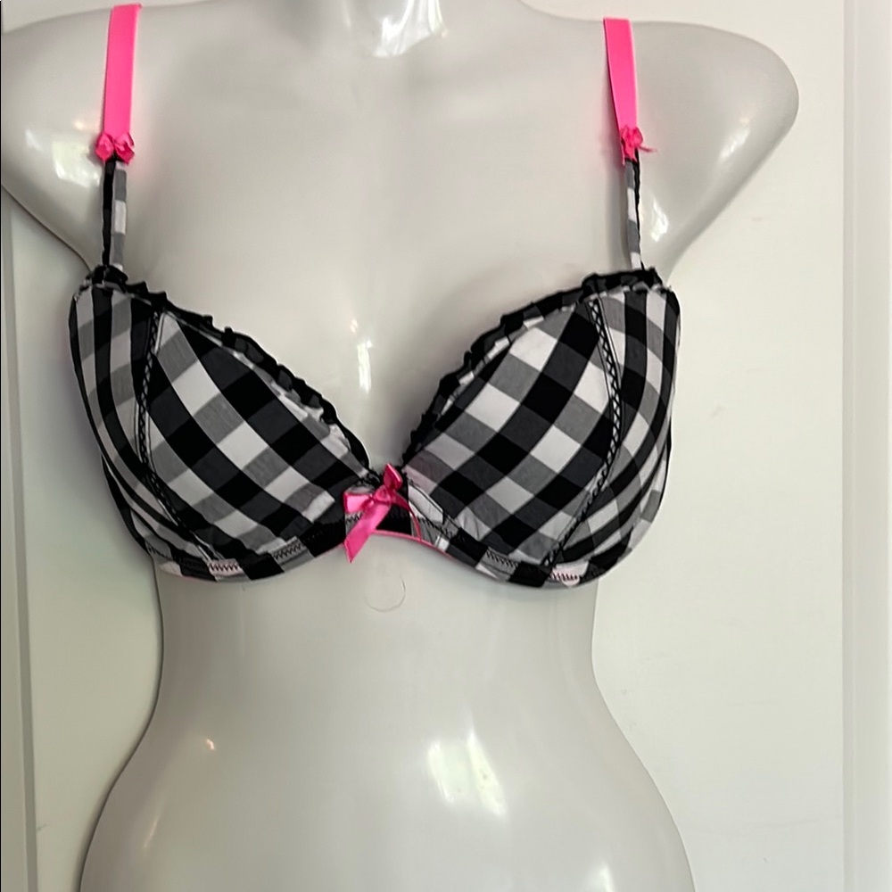 Victoria's Secret Black and Pink Push-Up Bra with Adjustable Straps